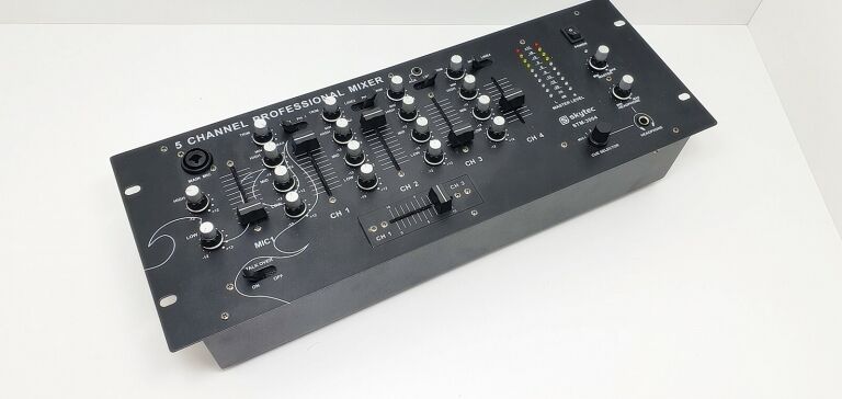 mikser-skytec-stm3004-4-kanalowy-pulpit-mikserski-pasmo-przenoszenia-20