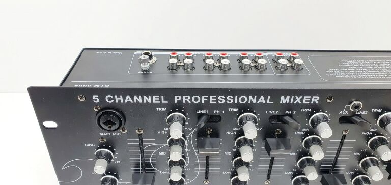 mikser-skytec-stm3004-4-kanalowy-pulpit-mikserski-kod-producenta-stm3004