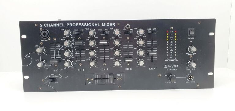 mikser-skytec-stm3004-4-kanalowy-pulpit-mikserski-stan-uzywany