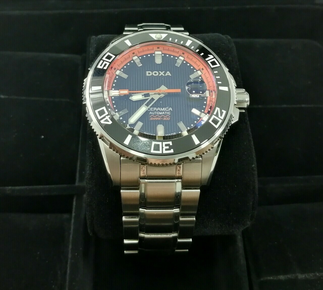 zegarek-doxa-shark-300-ceramica-automatic-zawiszy-czarnego-16-katowice