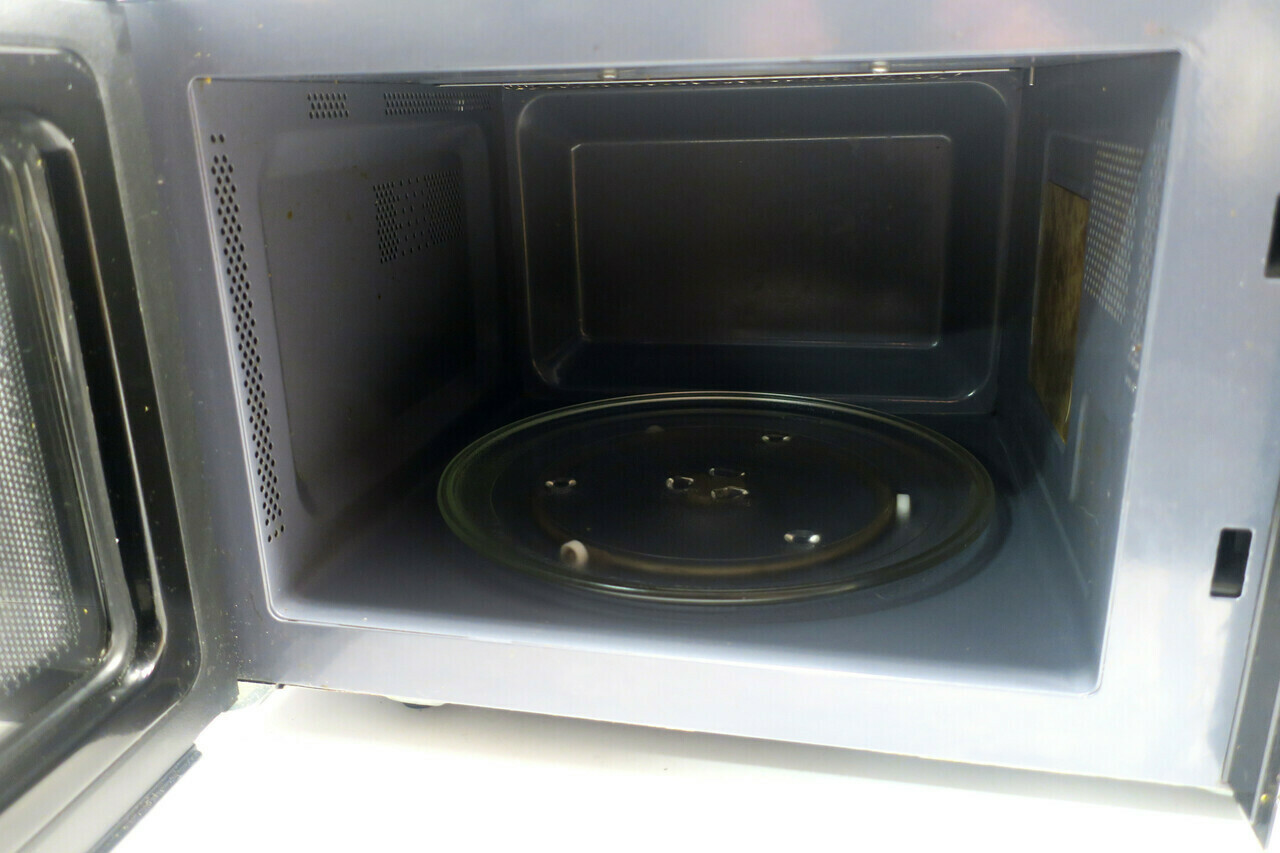 mikrofalowka-carrefour-home-hmf23p-11-uszkodzona-model-hmf23p