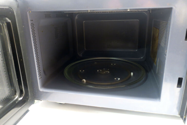 mikrofalowka-carrefour-home-hmf23p-11-uszkodzona-model-hmf23p