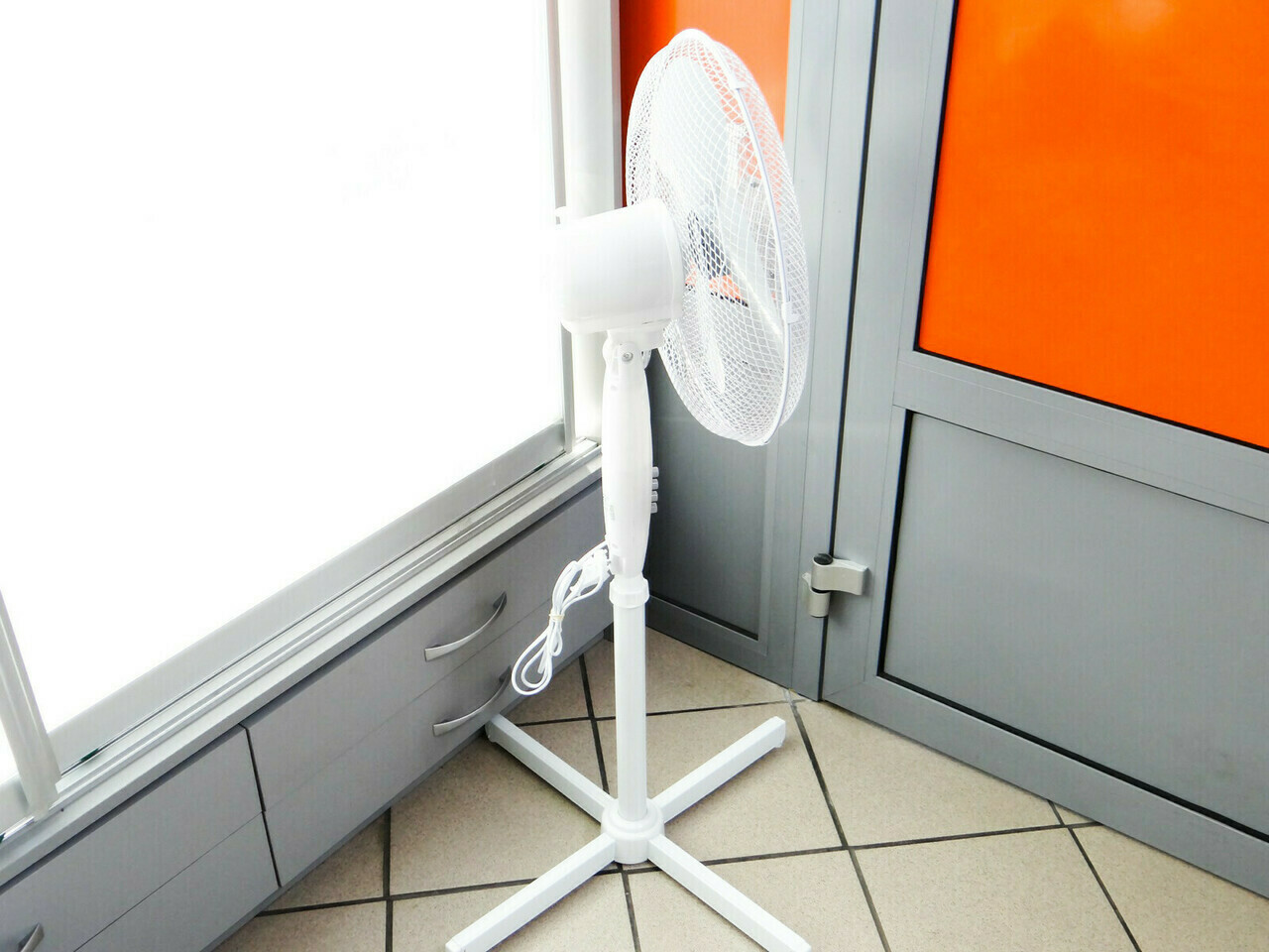 wentylator-stojacy-vesta-esf01n-marka-vesta