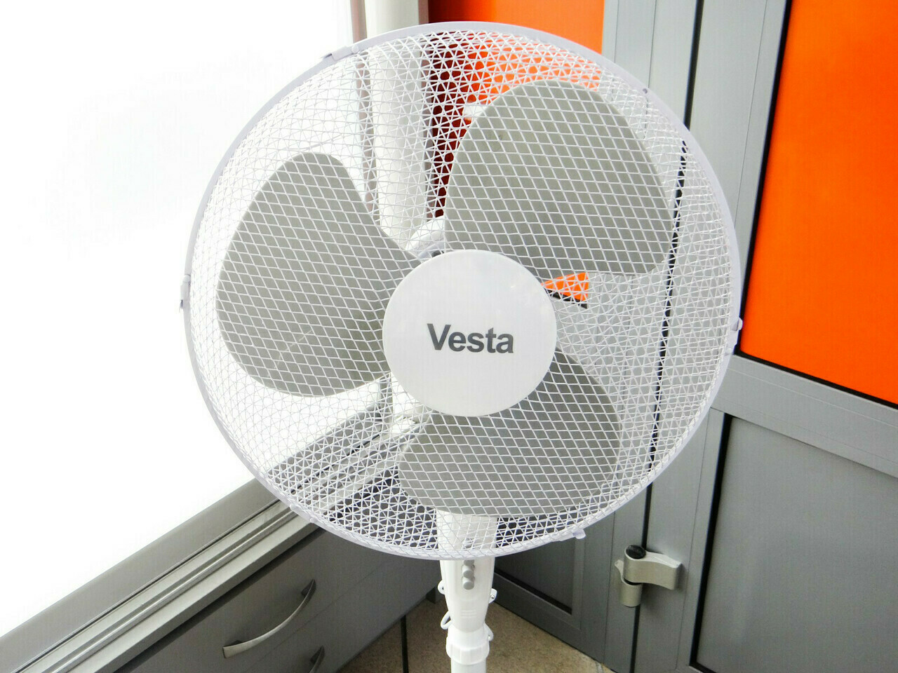 wentylator-stojacy-vesta-esf01n-stan-uzywany