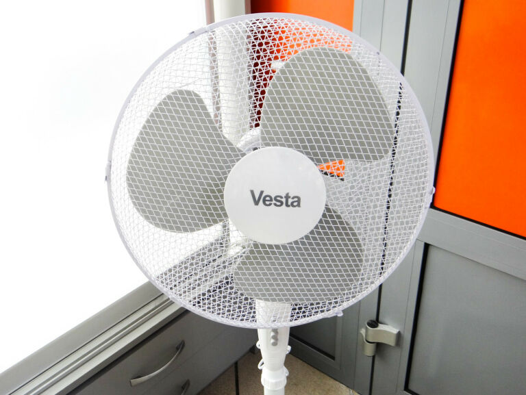 wentylator-stojacy-vesta-esf01n-stan-uzywany