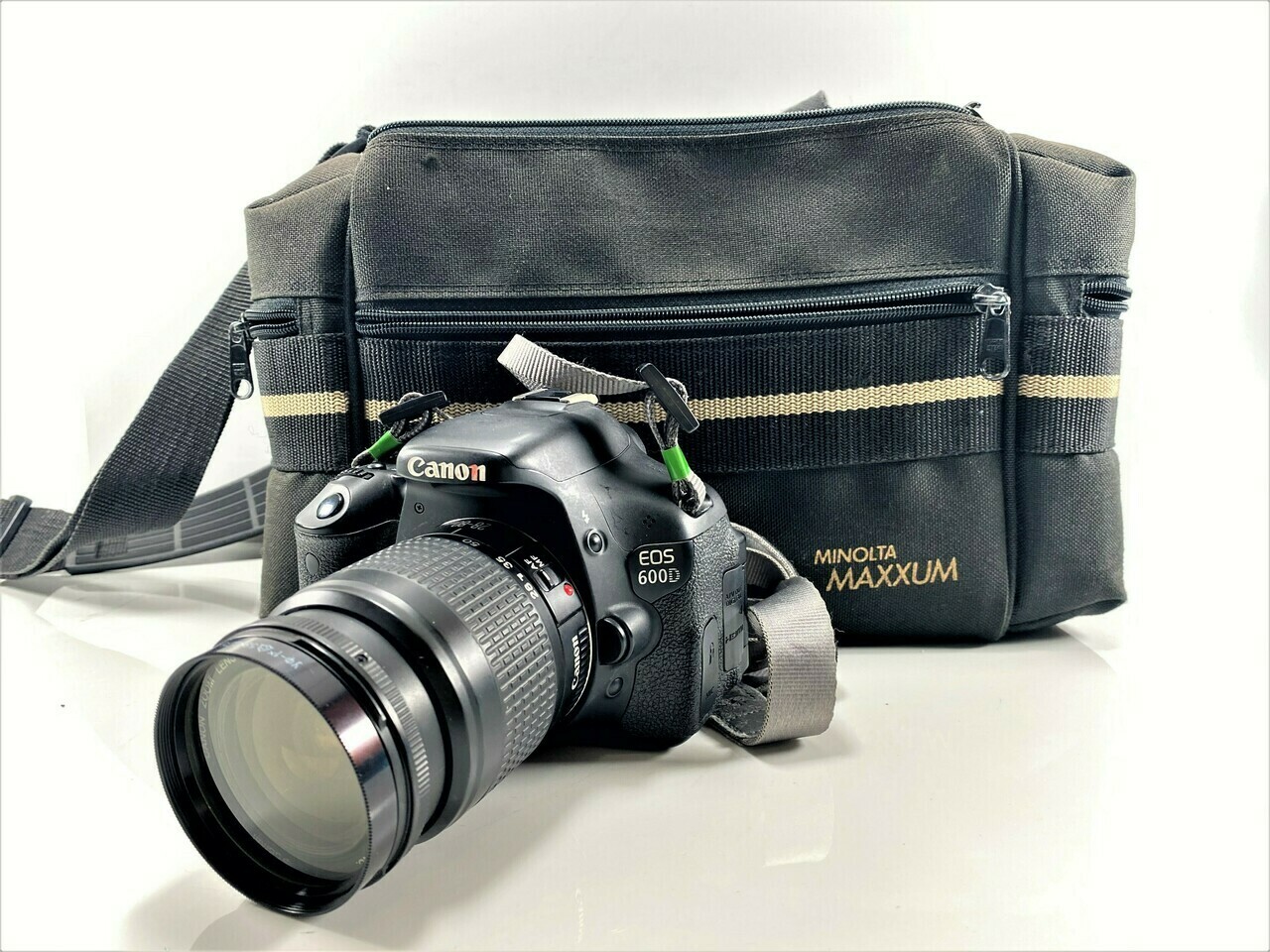 aparat-canon-eos-600d-obiektywy-28-80mm-18-55mm-w-zestawie-korpus-obiektyw