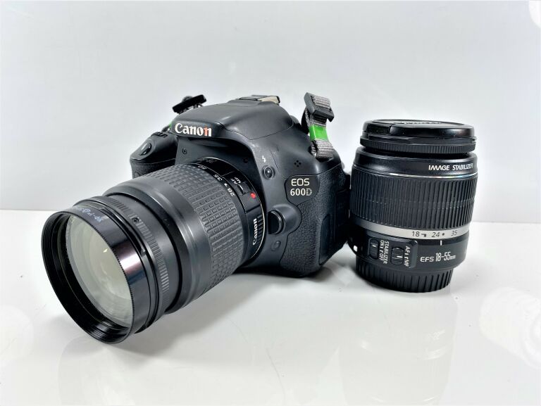 aparat-canon-eos-600d-obiektywy-28-80mm-18-55mm-rozmiar-matrycy-aps-c