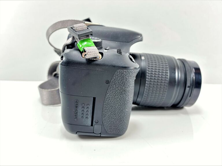 aparat-canon-eos-600d-obiektywy-28-80mm-18-55mm-model-d600