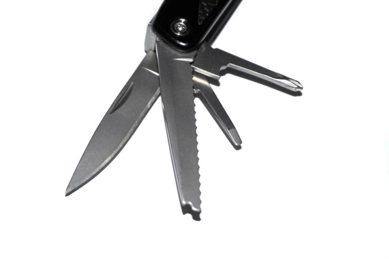 multitool-bmw-m-collection-narzedzie-uniwersalne-narzedzia-korkociag