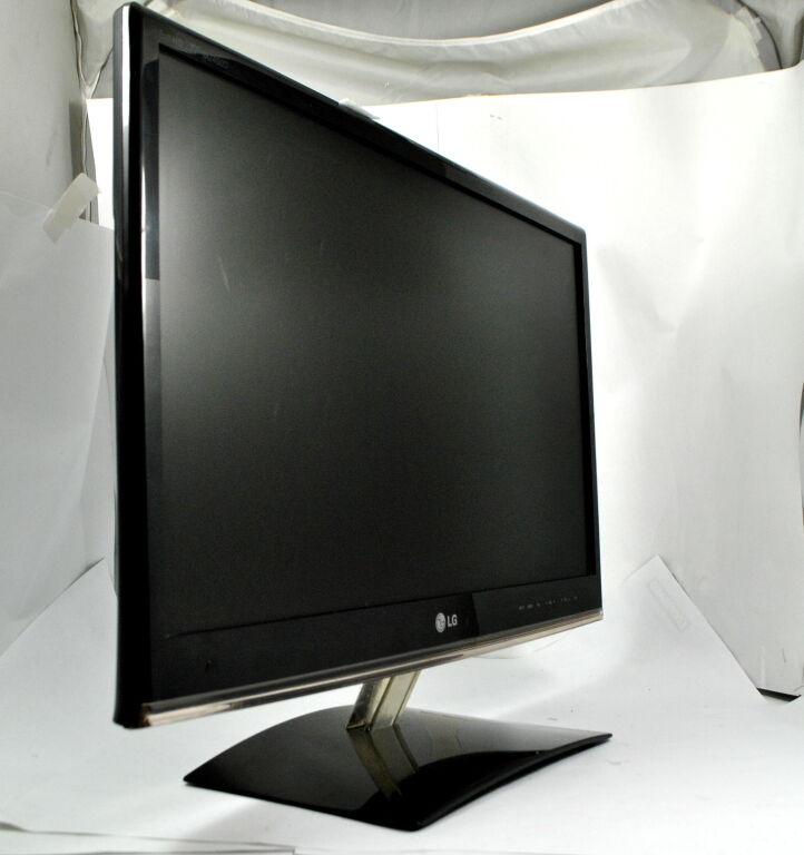 monitor-lg-m50d-led-z-tunerem-telewizyjnym-stan-uzywany