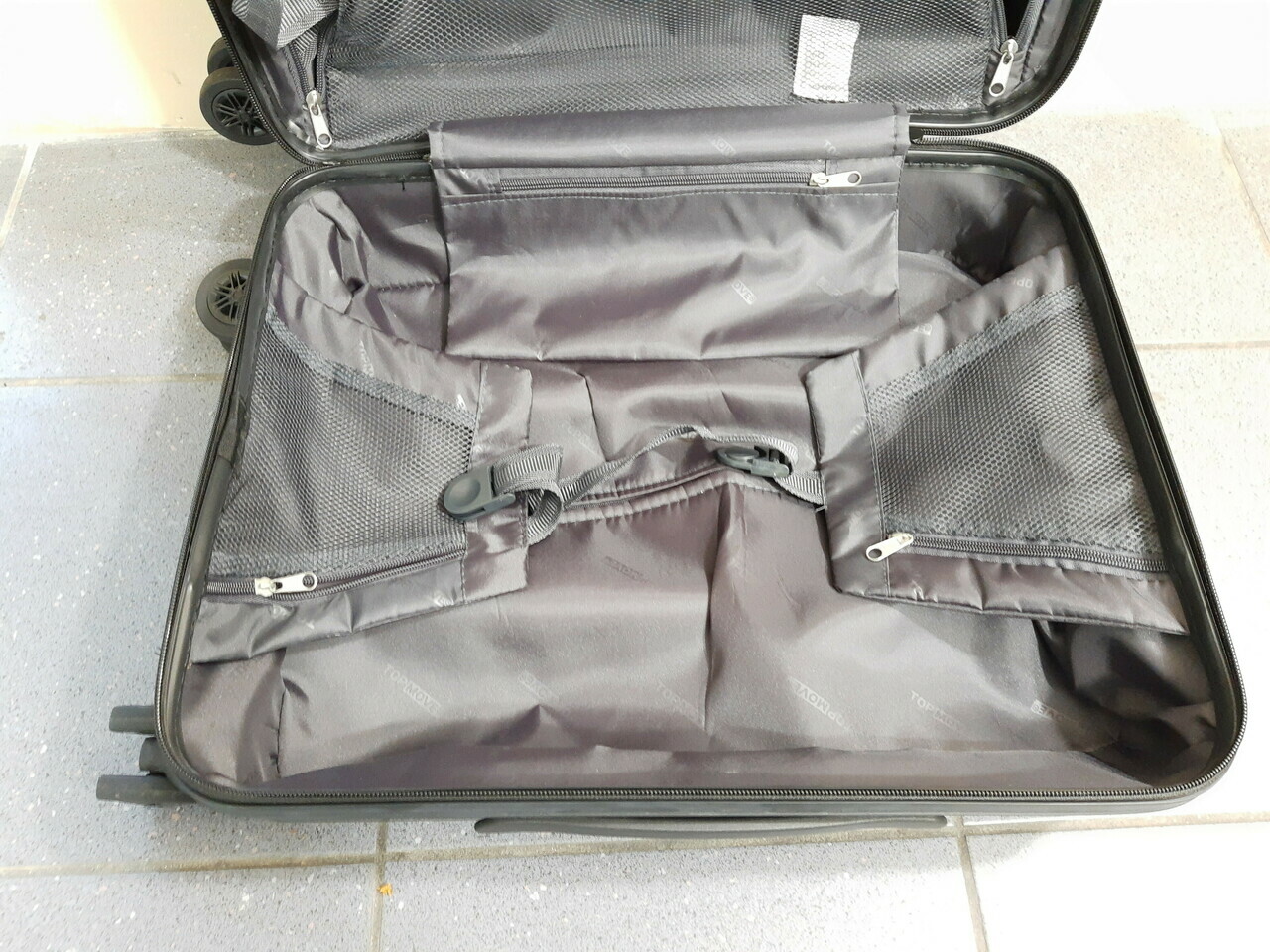 walizka-podrozna-topmove-marka-inna