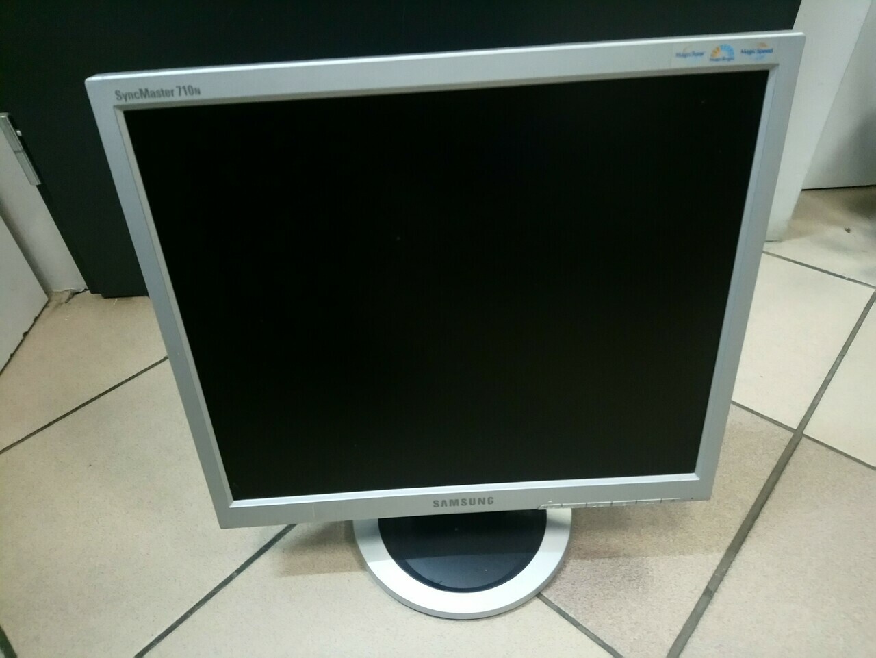 monitor-samsung-710n-stan-uzywany