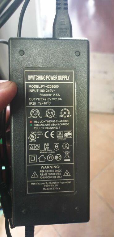 HULAJNOGA ELEKTRYCZNA FRIZZO GLEE