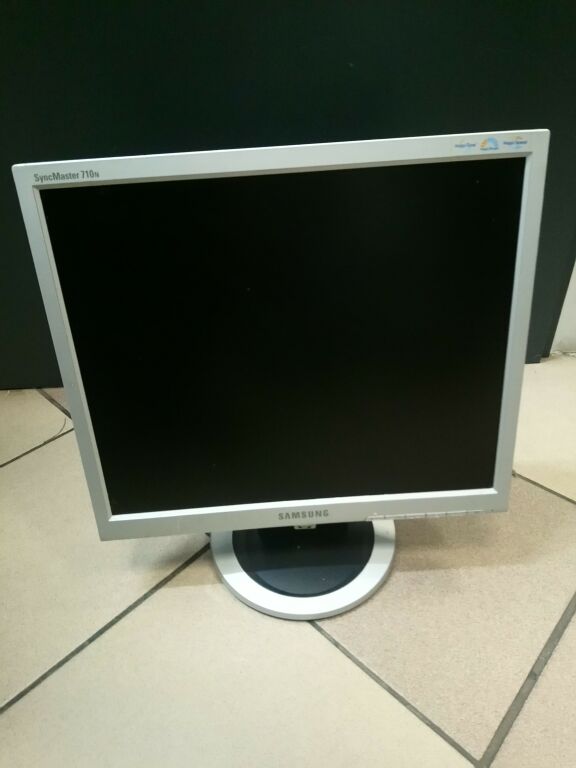 MONITOR SAMSUNG 710N