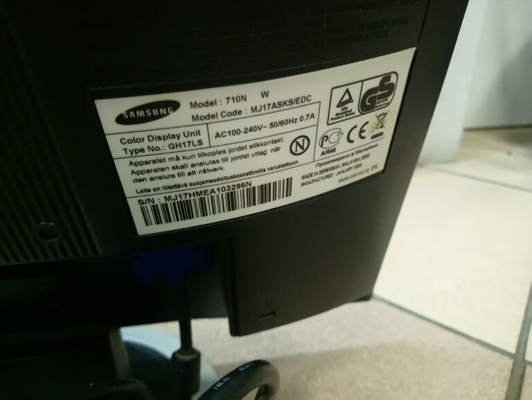 MONITOR SAMSUNG 710N