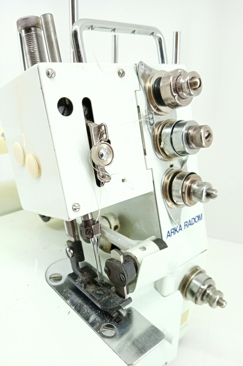 maszyna-overlock-arka-radom-fn2-9d-chwytacz-nitki-wahadlowy