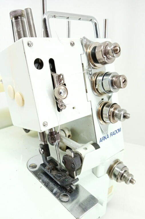 maszyna-overlock-arka-radom-fn2-9d-chwytacz-nitki-wahadlowy