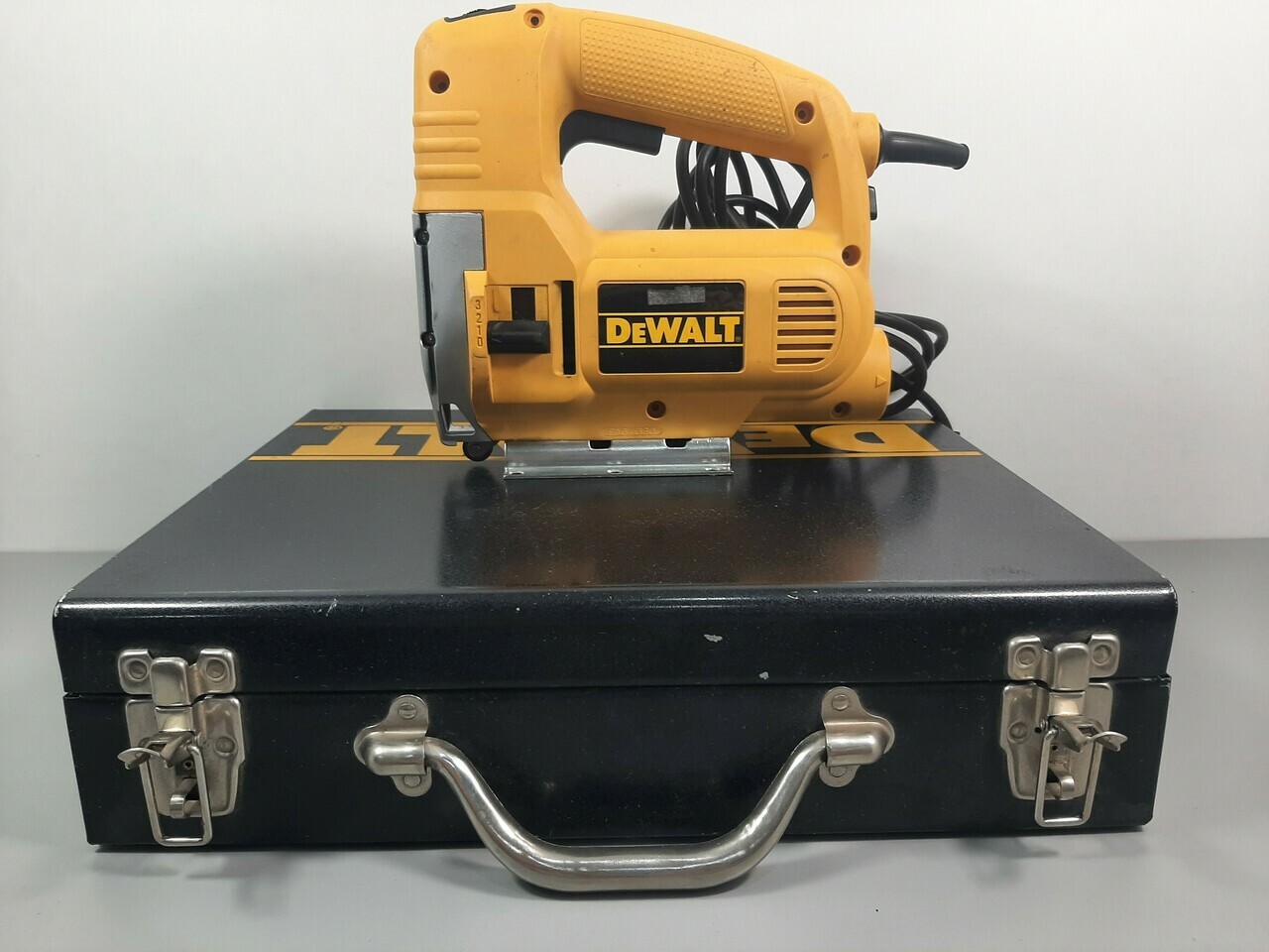 wyrzynarka-dewalt-dw320k-d-65510-idstein-500w-22-stan-uzywany