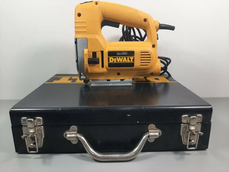 wyrzynarka-dewalt-dw320k-d-65510-idstein-500w-22-stan-uzywany
