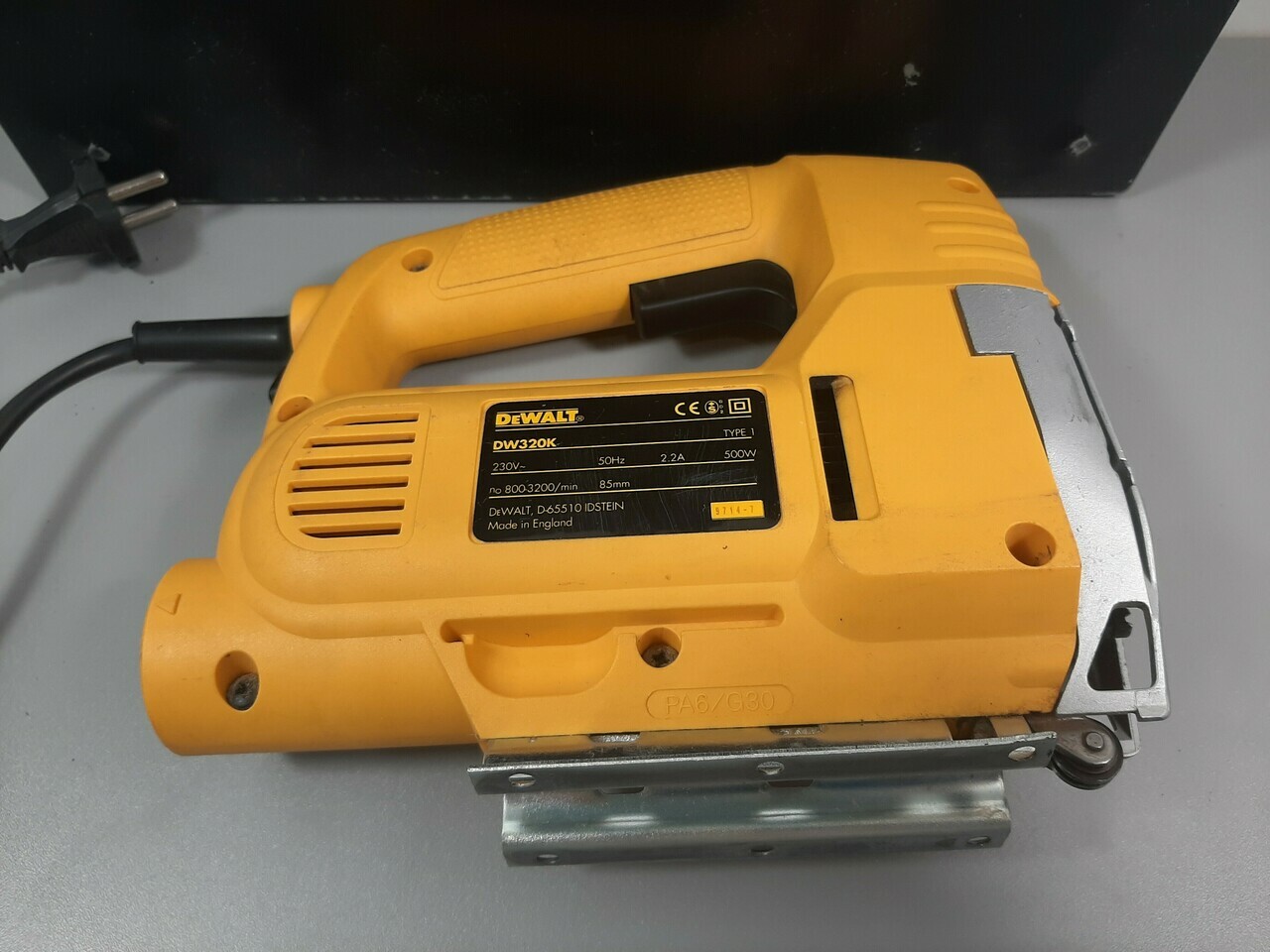 wyrzynarka-dewalt-dw320k-d-65510-idstein-500w-22-mocowanie-brzeszczotu-chwyt-typu-t