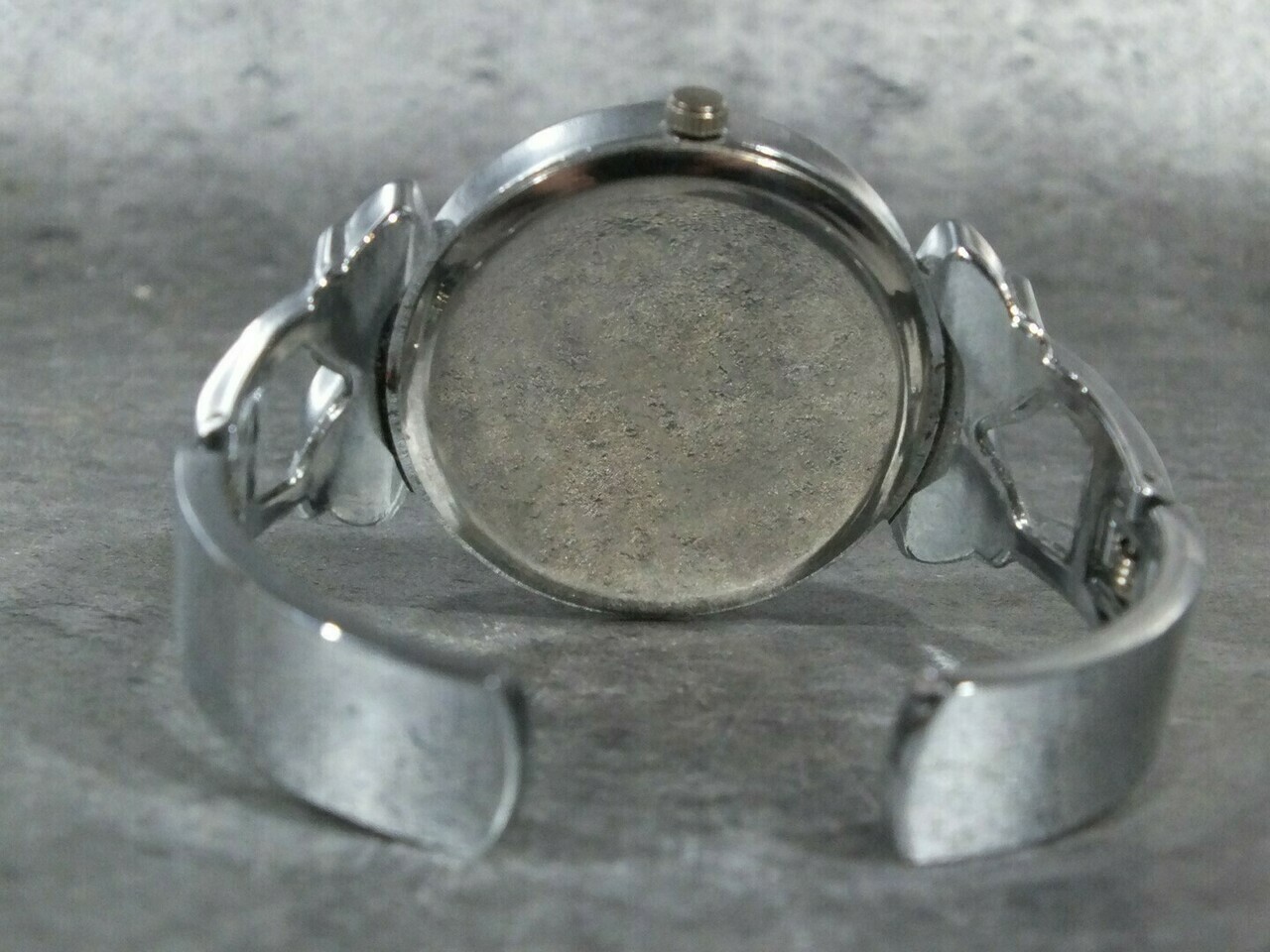 zegarek-kamelia-kolsrebrny-rodzaj-analogowe