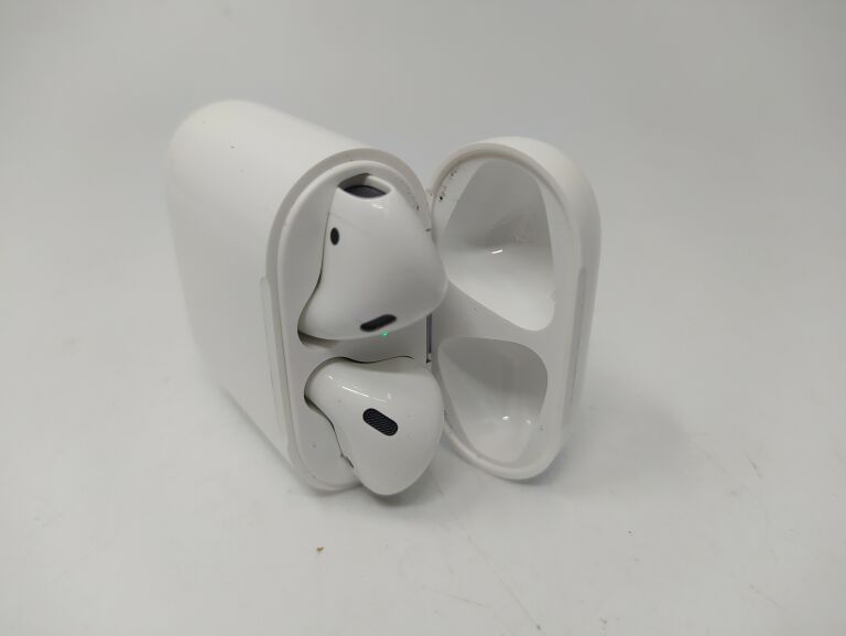 sluchawki-apple-airpods-2-gen-a2032-a1602-kolor-dominujacy-bialy