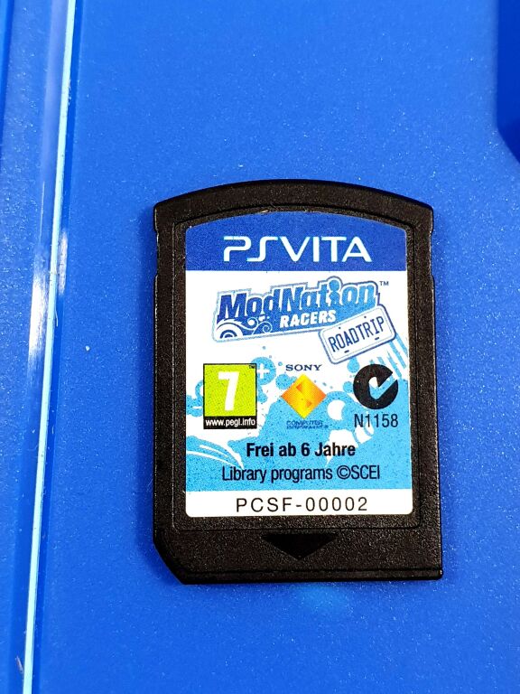 konsola-psvita-gry-minecraft-tekken-stan-uzywany