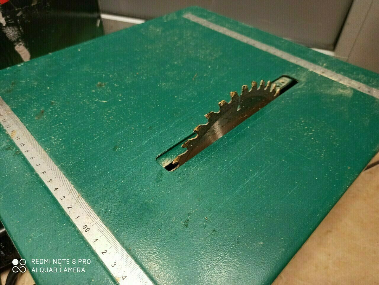 pilarka-stolowa-verto-600w-52g281-zasilanie-sieciowe