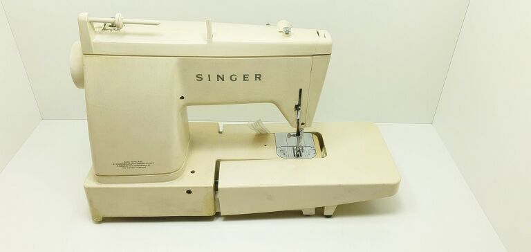 MASZYNA DO SZYCIA SINGER 834