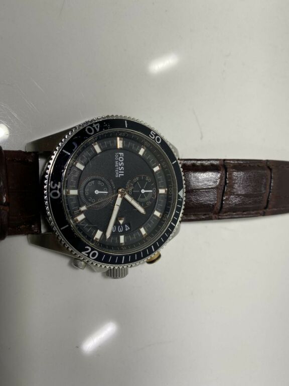 zegarek-fossil-ch2944-ksztalt-koperty-okragla