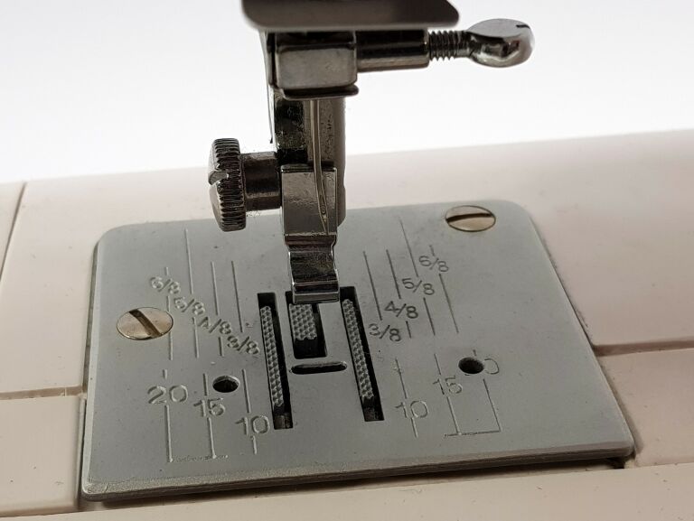 maszyna-do-szycia-alicja-420-marka-lucznik