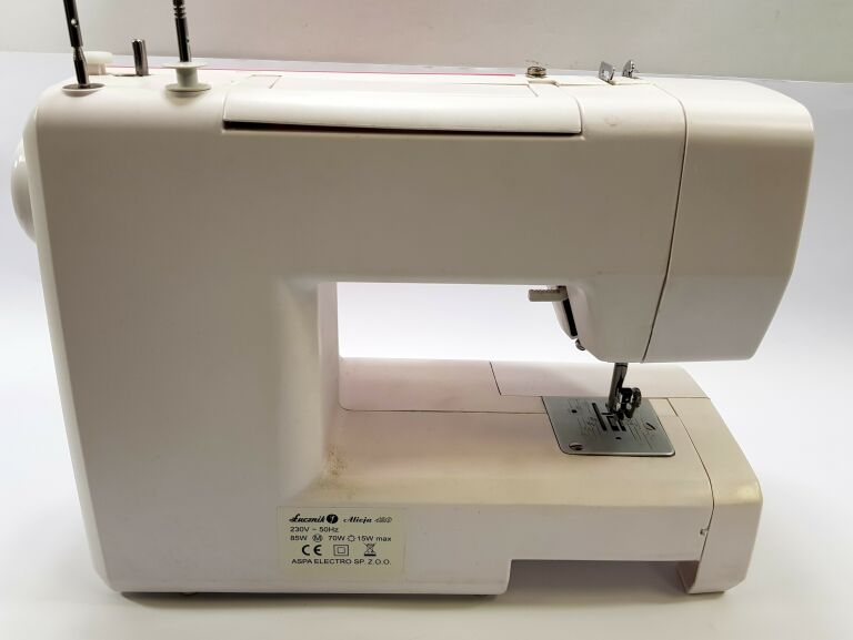 maszyna-do-szycia-alicja-420-kolor-dominujacy-bialy