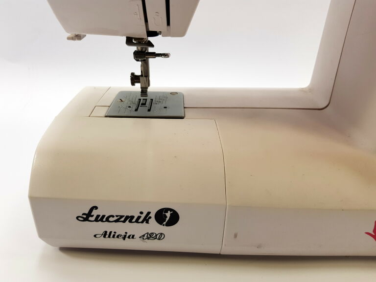 maszyna-do-szycia-alicja-420-stan-uzywany