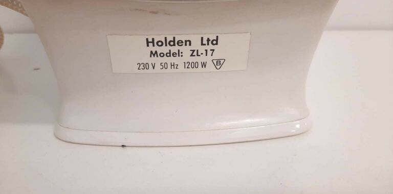 zelazko-holden-kolor-dominujacy-bialy