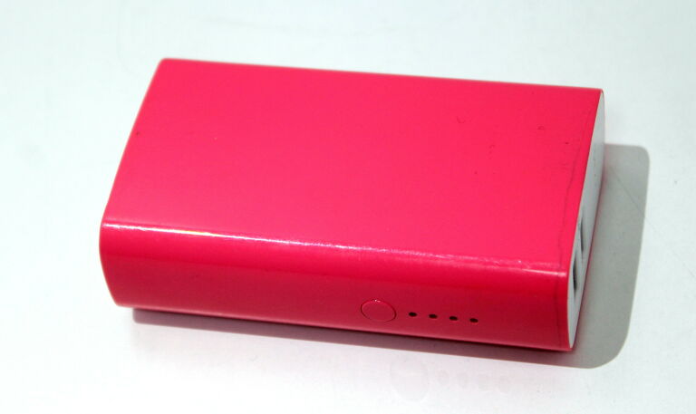 POWERBANK BELKIN F8M979 RÓŻOWY 4000MAH