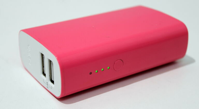 POWERBANK BELKIN F8M979 RÓŻOWY 4000MAH