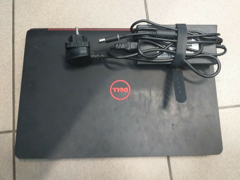 LAPTOP DELL INSPIRON 15 5577 I7 1000GB 8GB RAM