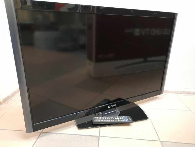 TELEWIZOR FUNAI LED40 H9825M + PILOT USZKODZONY