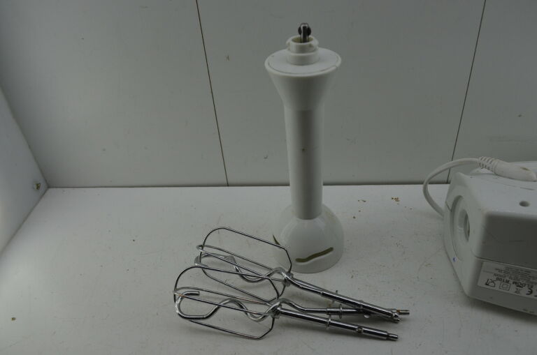 mikser-reczny-moc-600