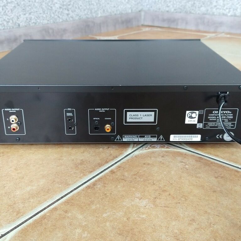 ODTWARZACZ CD ONKYO DX-7555 + PILOT