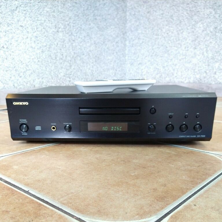 ODTWARZACZ CD ONKYO DX-7555 + PILOT