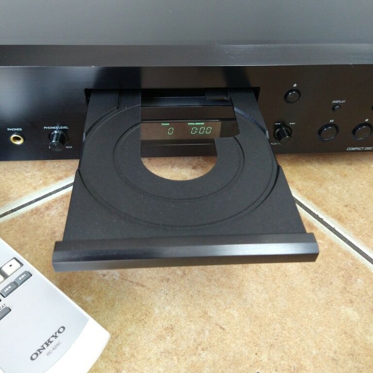 ODTWARZACZ CD ONKYO DX-7555 + PILOT