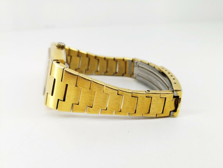 zegarek-damski-eterna-matic-sahida-funkcje-datownik