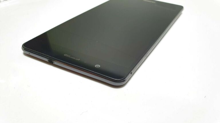 TELEFON HUAWEI P9 LITE (VNS-L21) 2/16GB PĘKNIĘTY