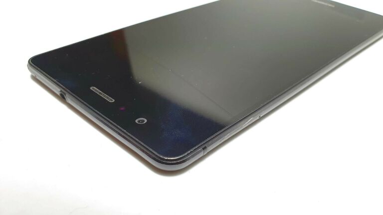TELEFON HUAWEI P9 LITE (VNS-L21) 2/16GB PĘKNIĘTY
