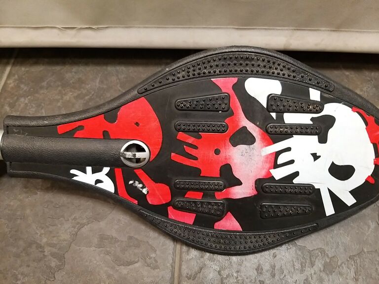 deskorolka-lamana-stan-uzywany