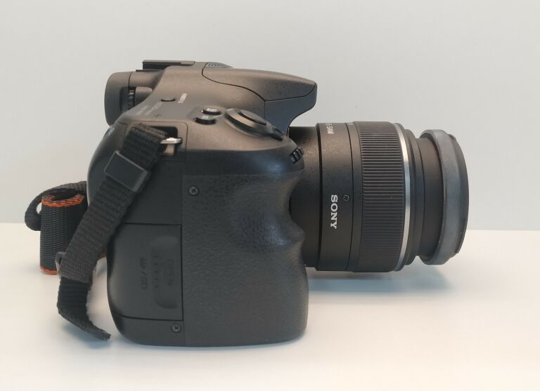 APARAT SONY ALFA 57