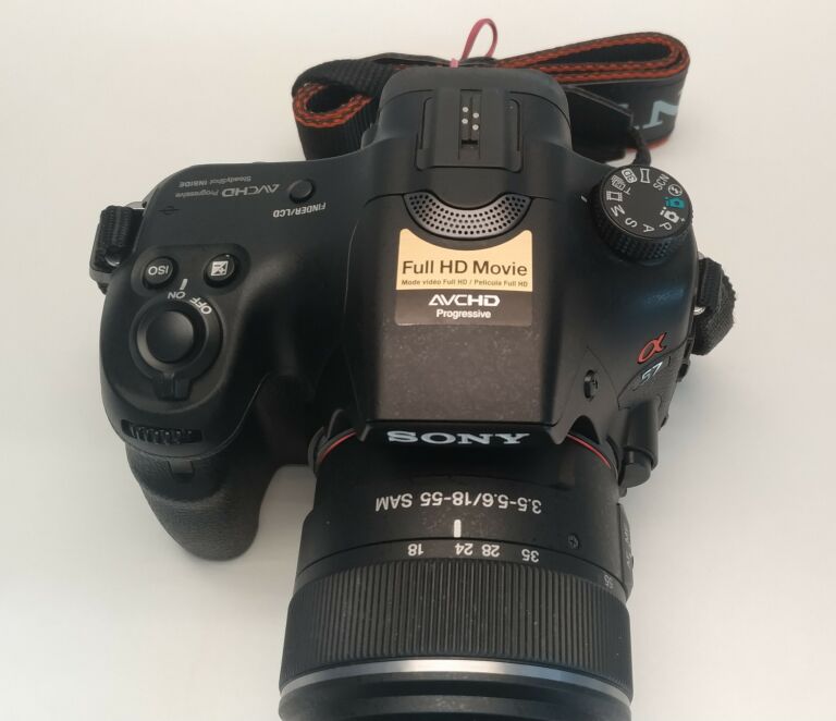APARAT SONY ALFA 57