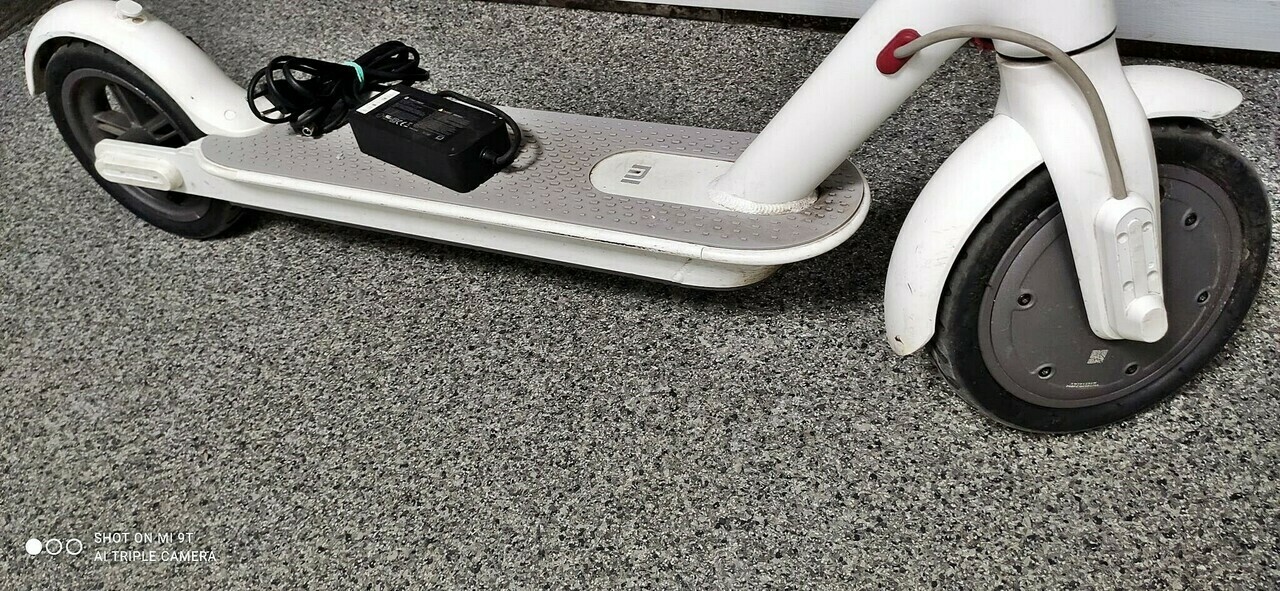 hulajnoga-elektryczna-xiaomi-mijia-m365-biala-predkosc-maksymalna-25