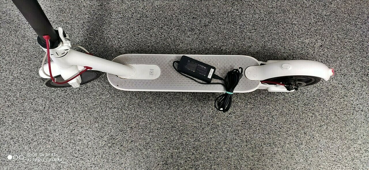 hulajnoga-elektryczna-xiaomi-mijia-m365-biala-kod-producenta-0000